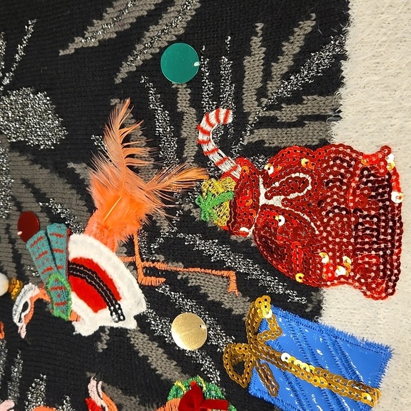 33 DEGREES UGLY CHRISTMAS SWEATER FLAMINGOS, SEQUINES. SIZE SMALL. - Picture 8 of 8
